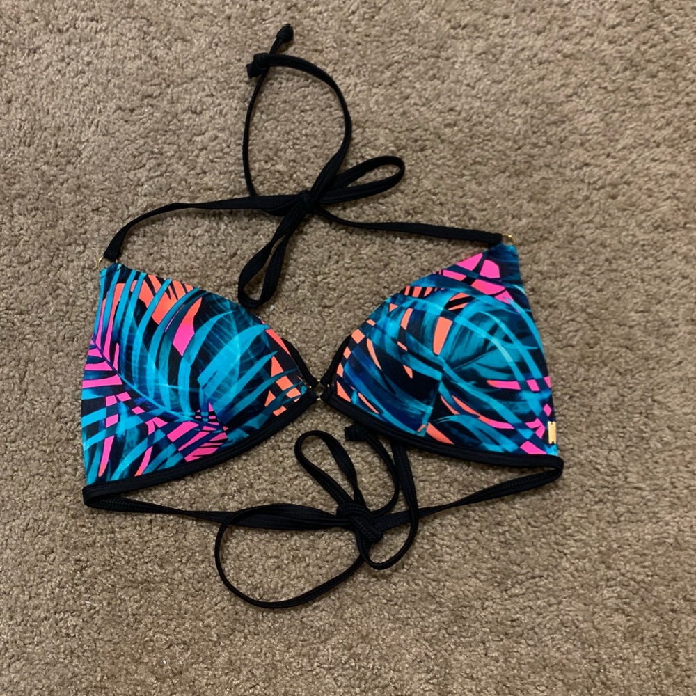 PINK bikini top never been worn size Large